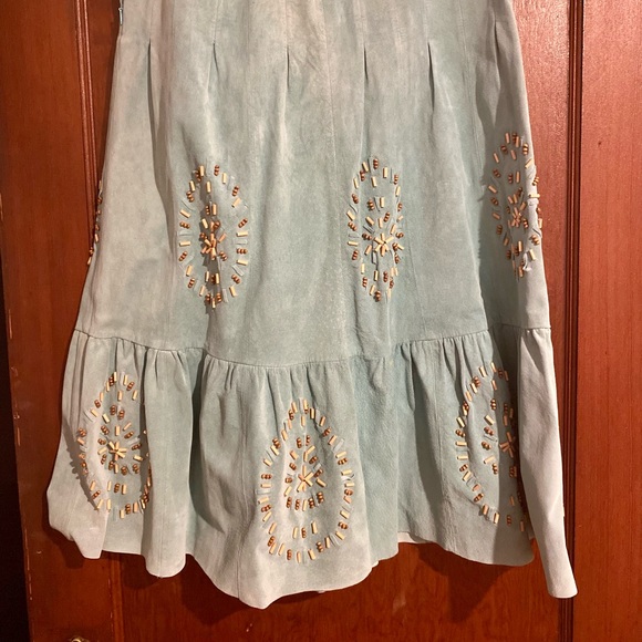 Révue Suede Skirt - Picture 2 of 5